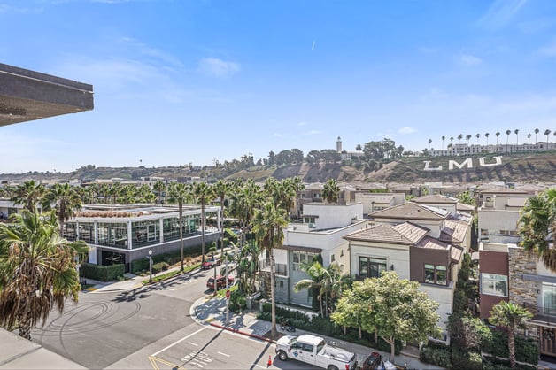 4. 12871-runway-2-mls-28